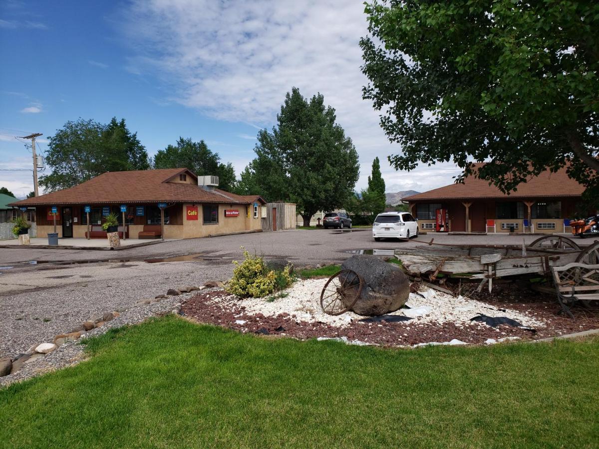 Butch Cassidy'S Hideout Motel Circleville Buitenkant foto