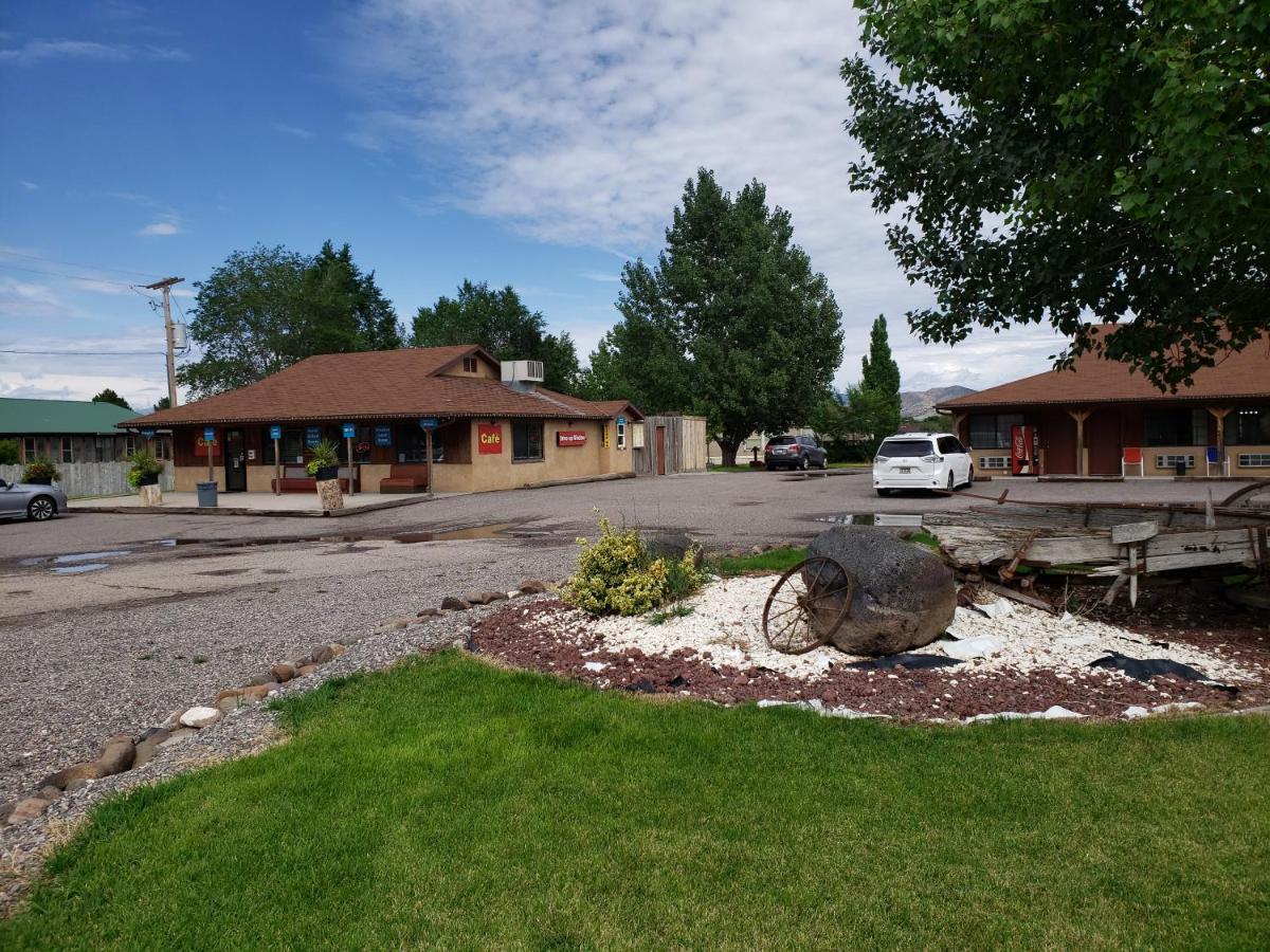 Butch Cassidy'S Hideout Motel Circleville Buitenkant foto